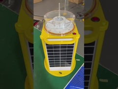 To LED Marine Lanterns jest całkowicie samowystarczalna latarnia.